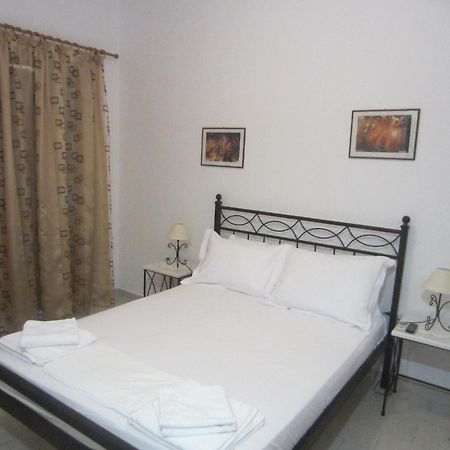 Katerina Apartments Triovasálos Екстериор снимка