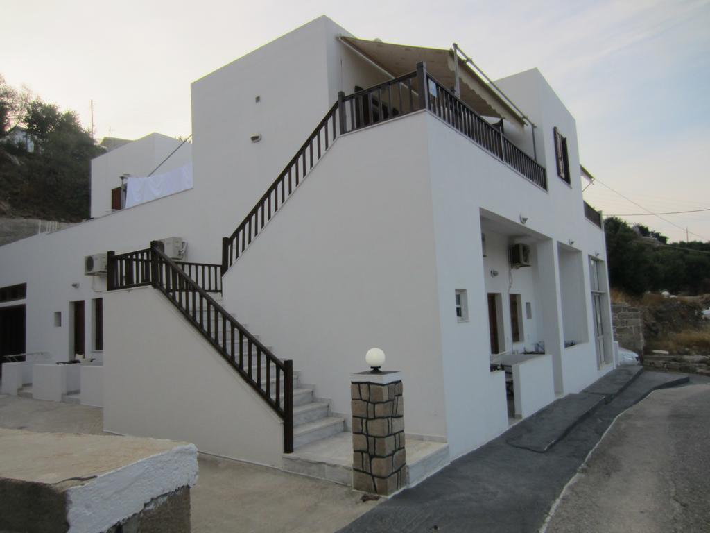 Katerina Apartments Triovasálos Екстериор снимка