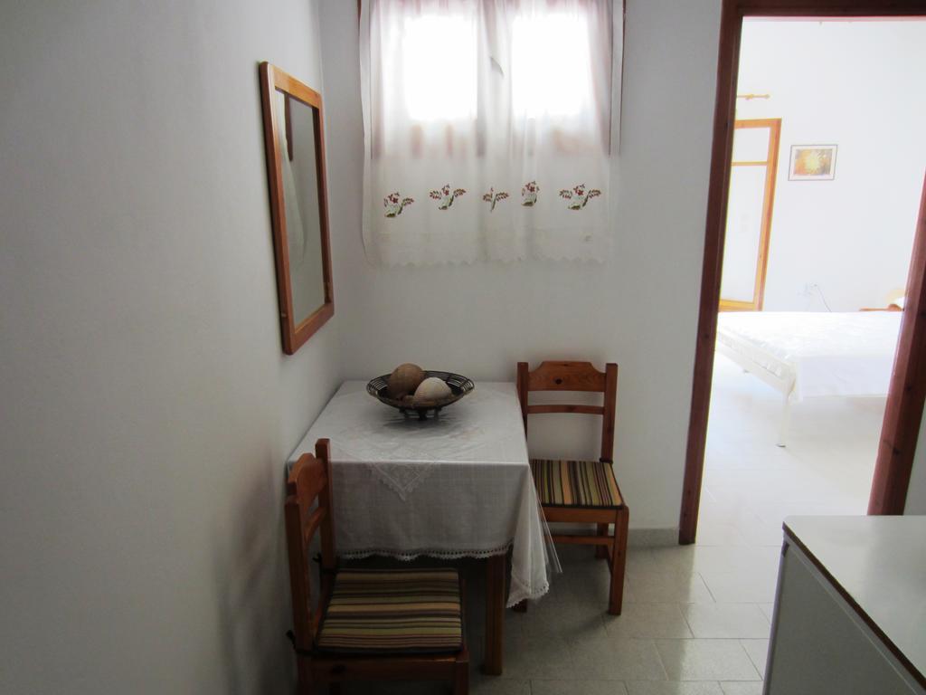 Katerina Apartments Triovasálos Екстериор снимка