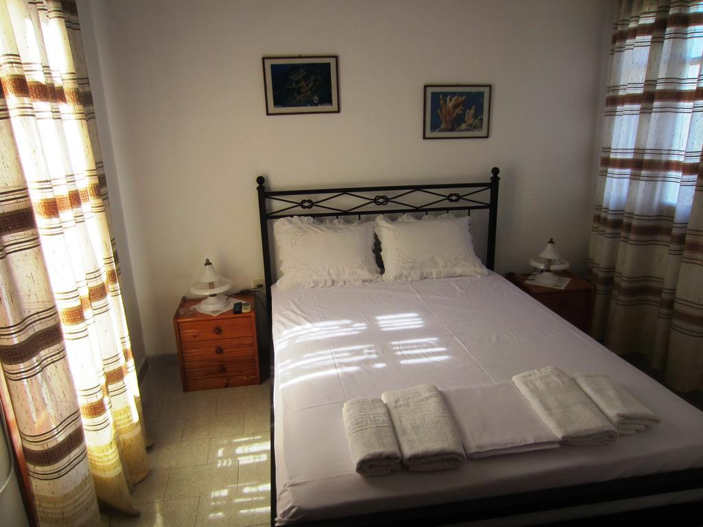 Katerina Apartments Triovasálos Екстериор снимка