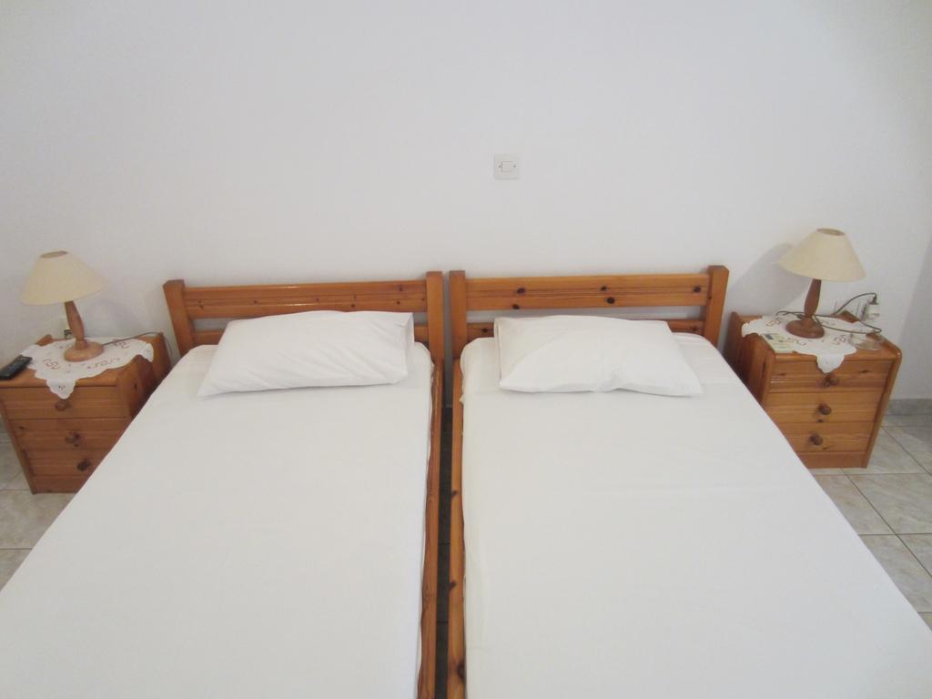 Katerina Apartments Triovasálos Екстериор снимка