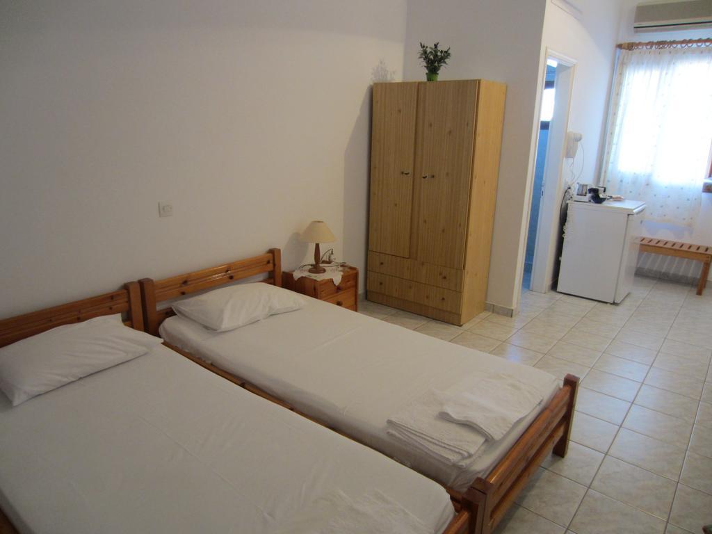Katerina Apartments Triovasálos Екстериор снимка